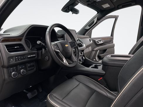 Used 2021 Chevrolet Tahoe Premier w/ Premium Package AWD/4WD image 10