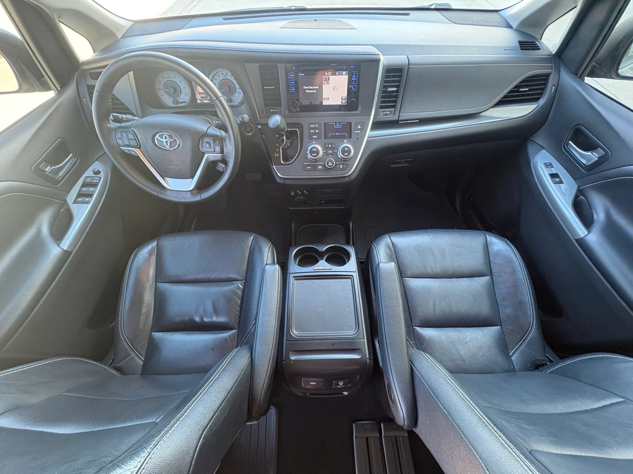 Used 2017 Toyota Sienna SE Premium FWD image 19