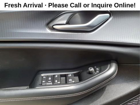 Used 2023 Jeep Grand Cherokee Laredo AWD/4WD image 11