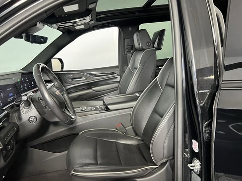 Used 2023 Cadillac Escalade Sport image 18