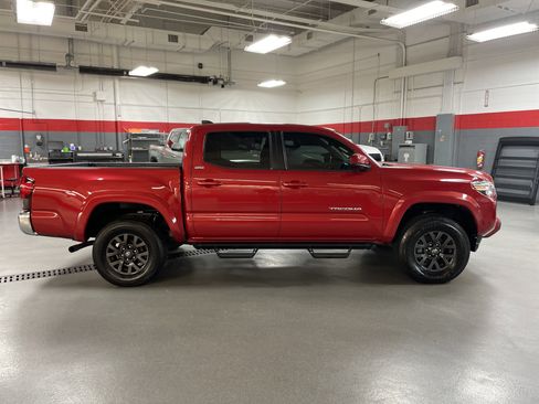 Used 2021 Toyota Tacoma SR5 image 11