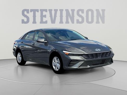 New 2026 Hyundai Elantra SE FWD image 11