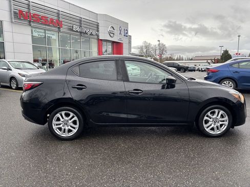 Used 2017 Toyota Yaris iA FWD image 8