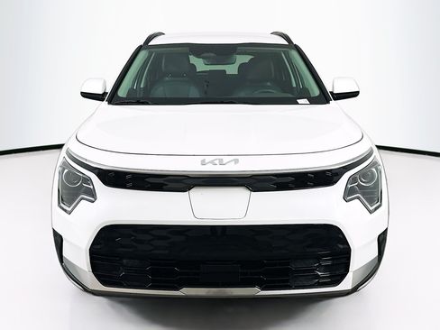 Used 2024 Kia Niro Wind w/ Wind Preserve Package FWD image 2