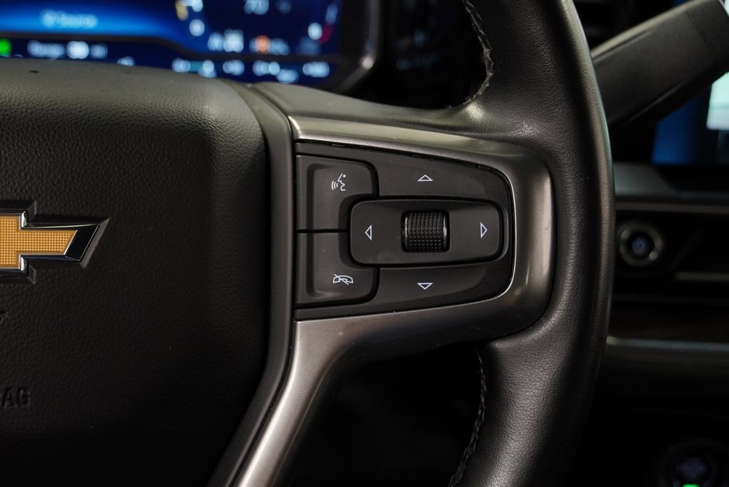 Used 2024 Chevrolet Silverado 1500 LT AWD/4WD image 31