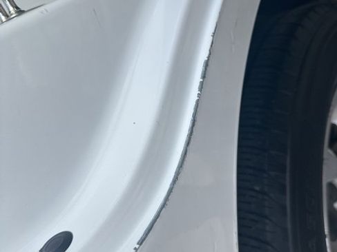 Used 2019 Chevrolet Equinox LT w/ Driver Convenience Package image 38