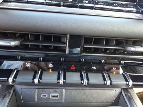 New 2026 GMC Canyon Elevation w/ Convenience Package image 15