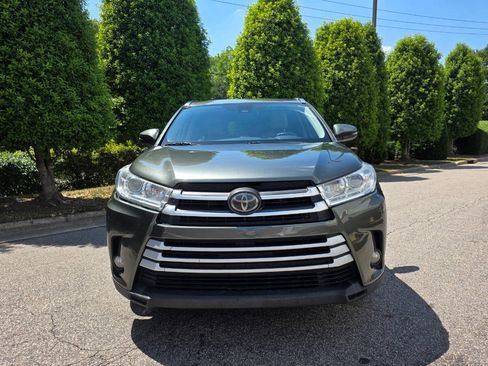 Used 2018 Toyota Highlander XLE FWD image 8