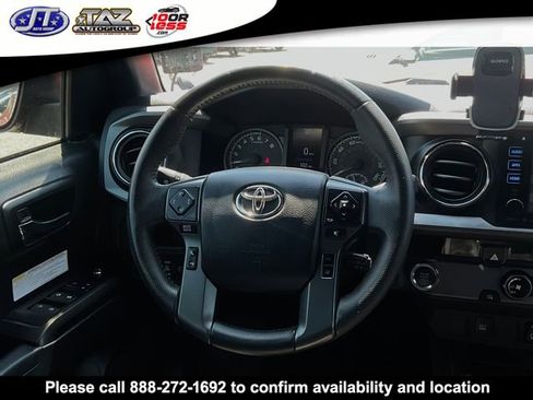Used 2018 Toyota Tacoma TRD Off-Road image 17