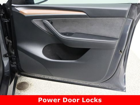 Used 2024 Tesla Model Y Long Range image 35