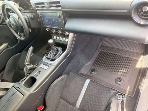 Used 2025 Toyota GR86 Premium RWD image 31