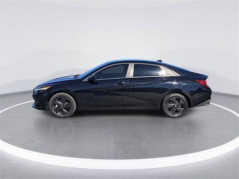 Certified 2023 Hyundai Elantra SEL w/ Cargo Package image 5