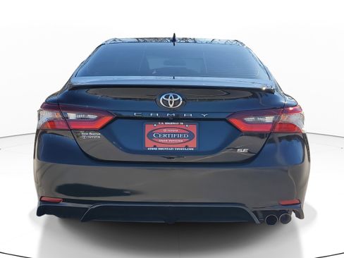 Certified 2022 Toyota Camry SE image 5