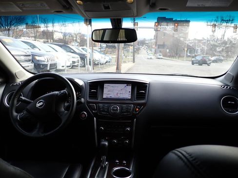 Used 2015 Nissan Pathfinder Platinum w/ Family Entertainment Package image 25