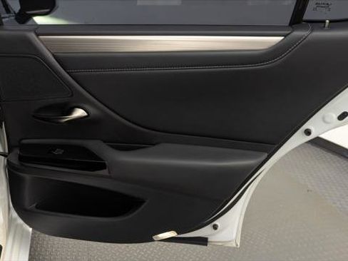 Used 2022 Lexus ES 300h F Sport FWD image 19