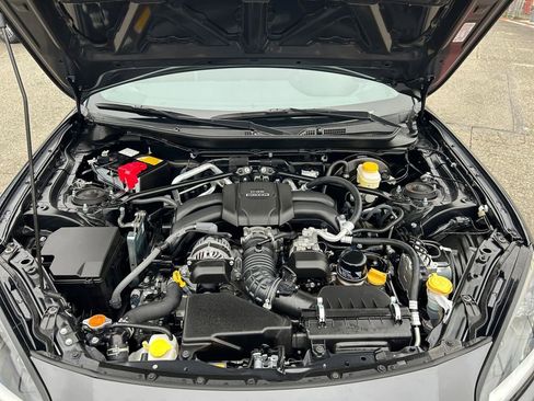Used 2025 Toyota GR86 Premium RWD image 30