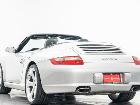 Used 2005 Porsche 911 Carrera RWD image 7