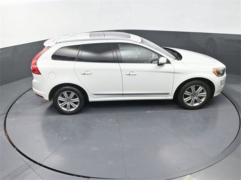 Used 2016 Volvo XC60 T5 Premier image 16