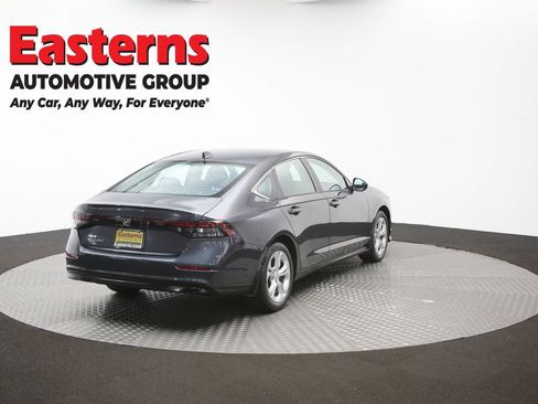 Used 2025 Honda Accord LX image 38