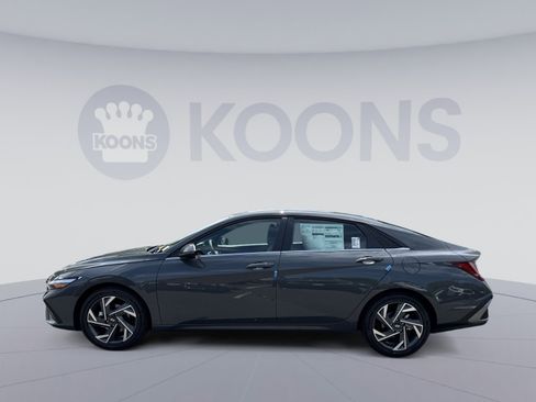 New 2026 Hyundai Elantra Limited FWD image 2