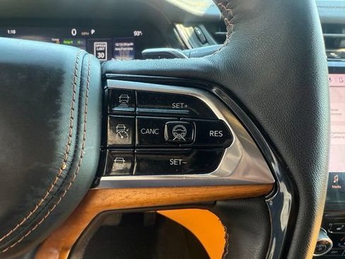 Used 2023 Jeep Grand Cherokee Summit AWD/4WD image 32