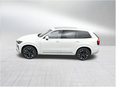 New 2026 Volvo XC90 T8 Ultra w/ Protection Package Premier AWD/4WD image 15