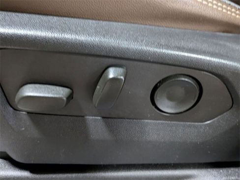 Certified 2022 Chevrolet Suburban High Country image 24