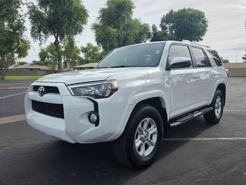 Used 2017 Toyota 4Runner SR5 RWD image 9