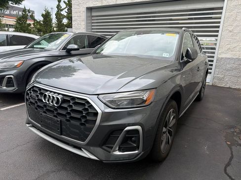 Used 2023 Audi Q5 2.0T Premium Plus w/ Premium Plus Package AWD/4WD image 3