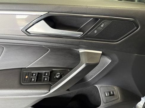 Used 2024 Volkswagen Tiguan SE R-Line AWD/4WD image 23