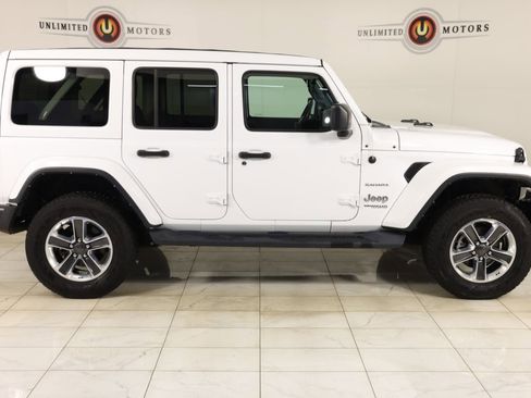 Used 2022 Jeep Wrangler Unlimited Sahara w/ LED Lighting Group AWD/4WD image 2