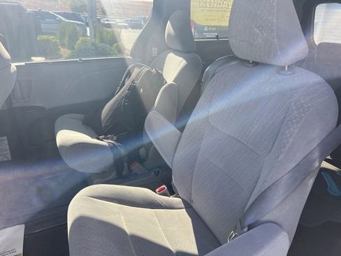 Used 2018 Toyota Sienna LE FWD image 8