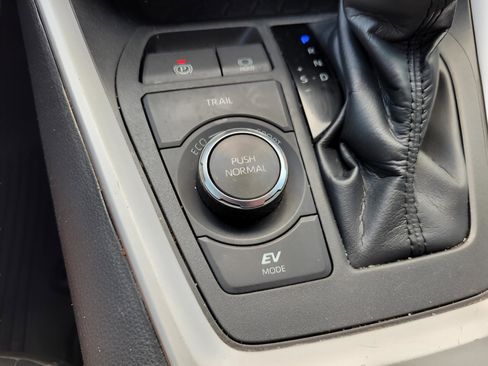 Certified 2023 Toyota RAV4 XLE Premium image 30