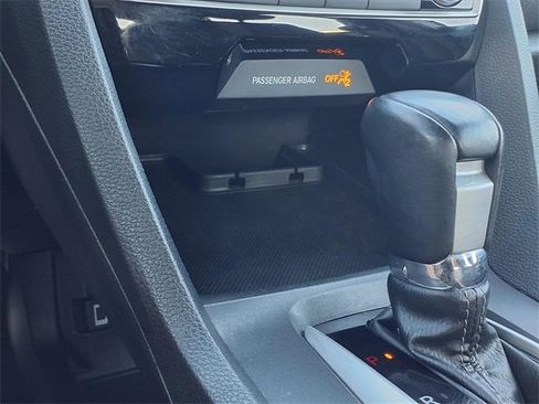 Used 2021 Honda Civic Sport image 12