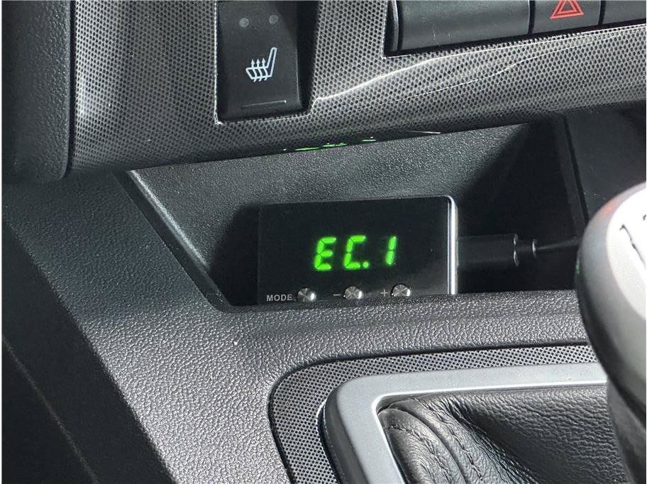 Used 2009 Dodge Challenger SRT8 w/ SRT Option Group II RWD image 27