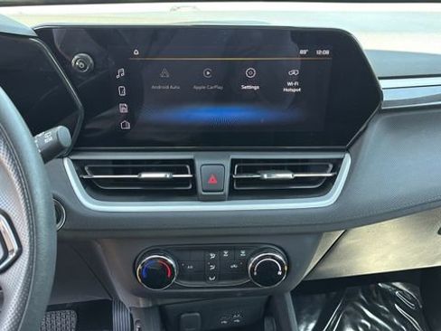 Used 2024 Chevrolet TrailBlazer LS FWD image 25