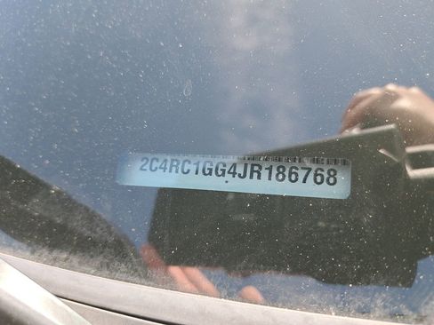 Used 2018 Chrysler Pacifica Limited FWD image 36