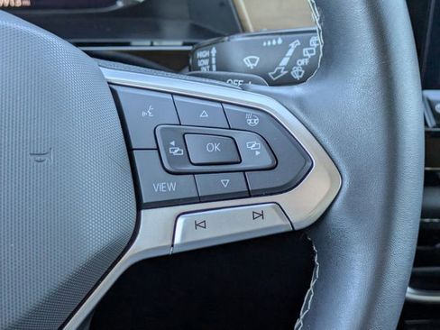 Used 2024 Volkswagen Atlas SE image 28