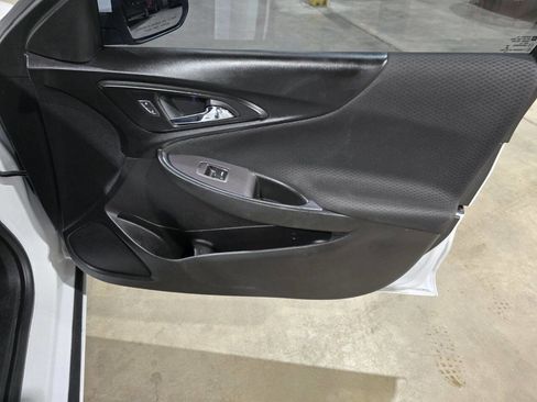 Used 2018 Chevrolet Malibu LT image 31