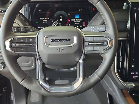 Used 2025 GMC Yukon XL Denali AWD/4WD image 28