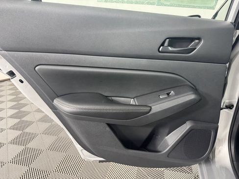 Used 2025 Nissan Altima 2.5 SV FWD image 25