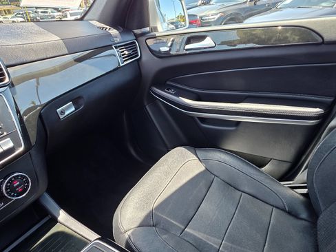 Used 2017 Mercedes-Benz GLS 550 4MATIC image 36
