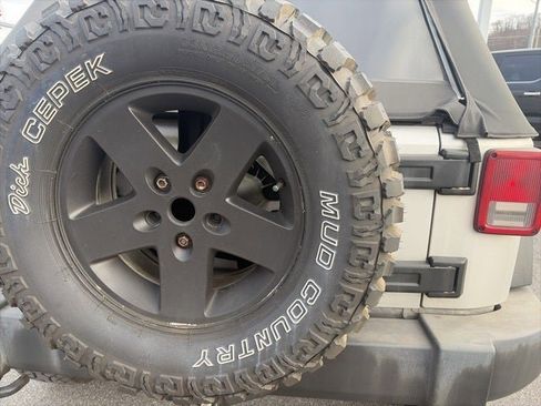 Used 2011 Jeep Wrangler Unlimited Sport image 18