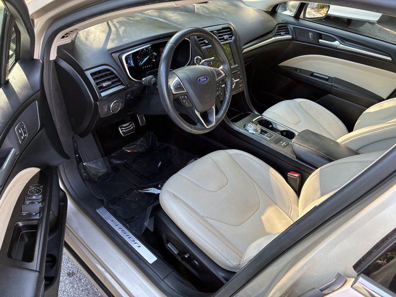 Used 2018 Ford Fusion Titanium FWD image 7