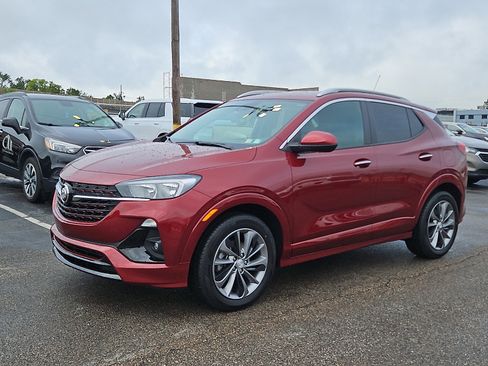 Used 2023 Buick Encore GX Select w/ Sport Touring Package FWD image 3