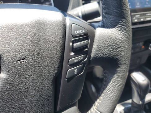 Used 2022 Nissan Frontier SV AWD/4WD image 19