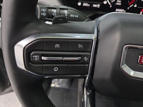 Used 2025 GMC Acadia Elevation image 14