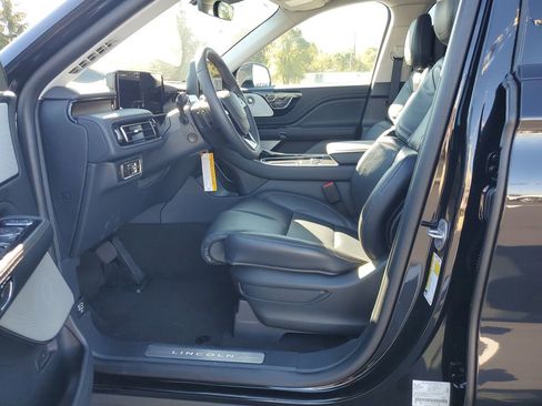 New 2025 Lincoln Aviator Reserve image 8