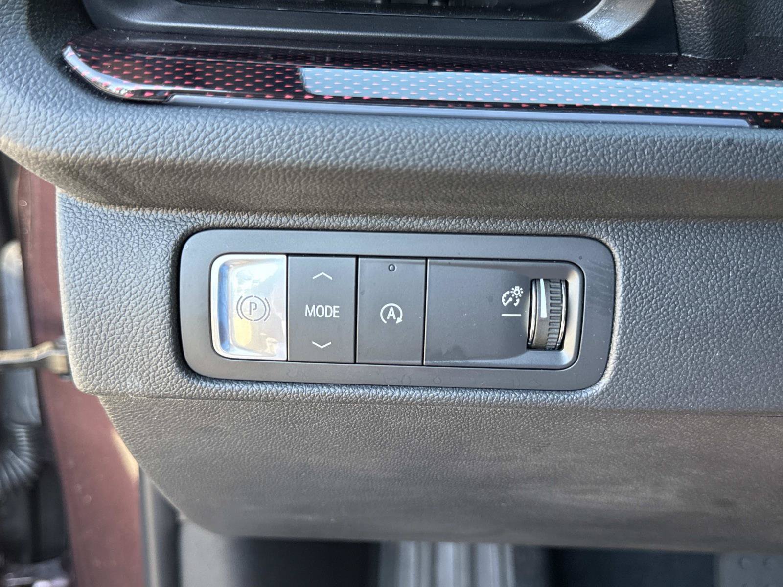 Used 2025 Chevrolet Traverse RS FWD image 31