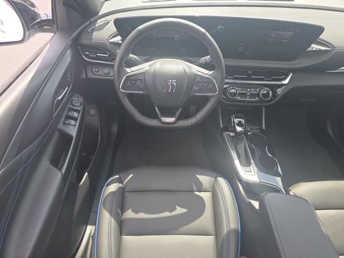 Used 2025 Buick Envista Sport Touring w/ Convenience I Package FWD image 22